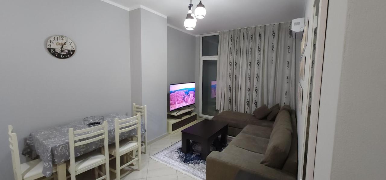Pleasing Place With Free Parking On Site In Tirana Komuna E Parisit Bagian luar foto